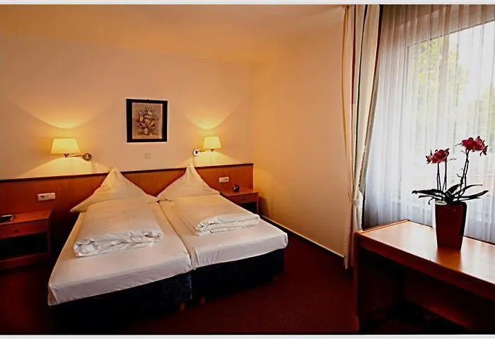 Hotel Zur Linde 3*